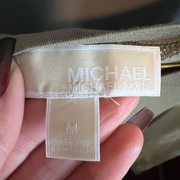 Sleeveless MK Blouse - Picture 3 of 3